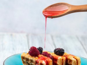 Syrups and fruits in syrup