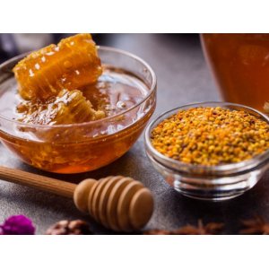 Honey with royal jelly, propolis and pollen